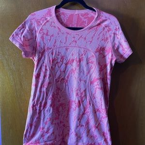 Lululemon Swiftly Tech Short Sleeve - Pink marble - size 12